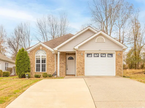 911 Stonebrook Ct, Paducah, KY 42003