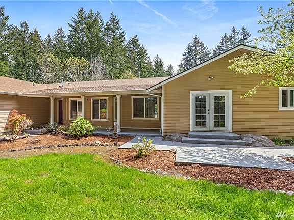2nd image of 8216 Island View Dr NE