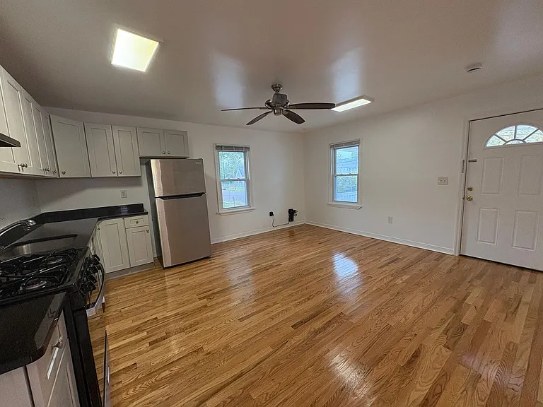425 Drummond Ave — Photo 18