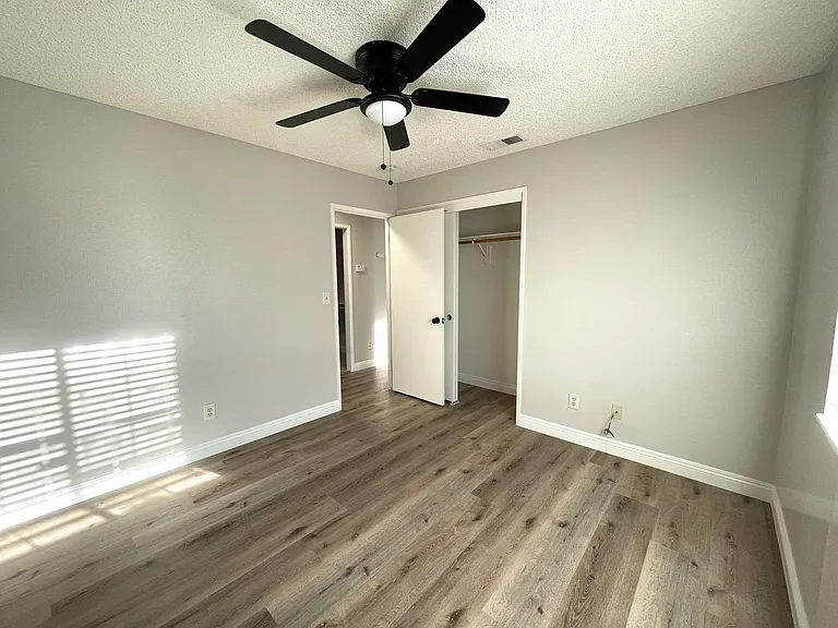 8101 Jacaranda Ave — Photo 12