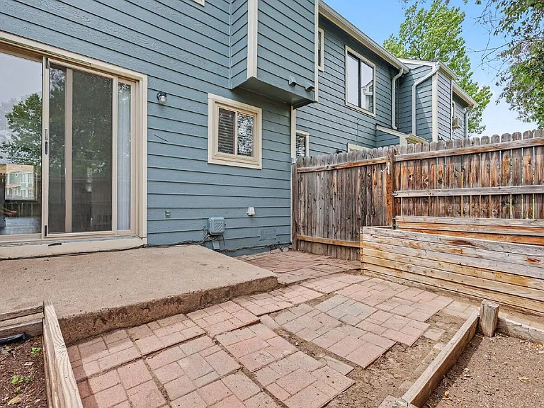 862 London Green Way — Photo 27