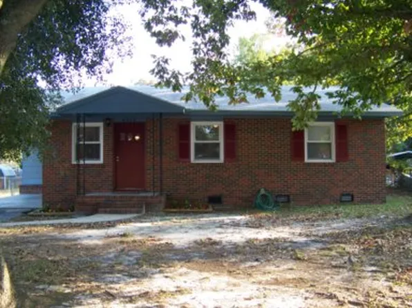 4313 Forest View Dr, Fayetteville, NC 28304