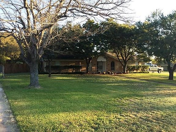 3rd image of 103 Holly Ln