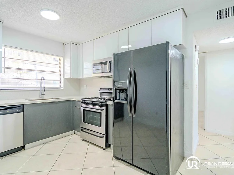 3265 Virginia St #15 — Photo 15