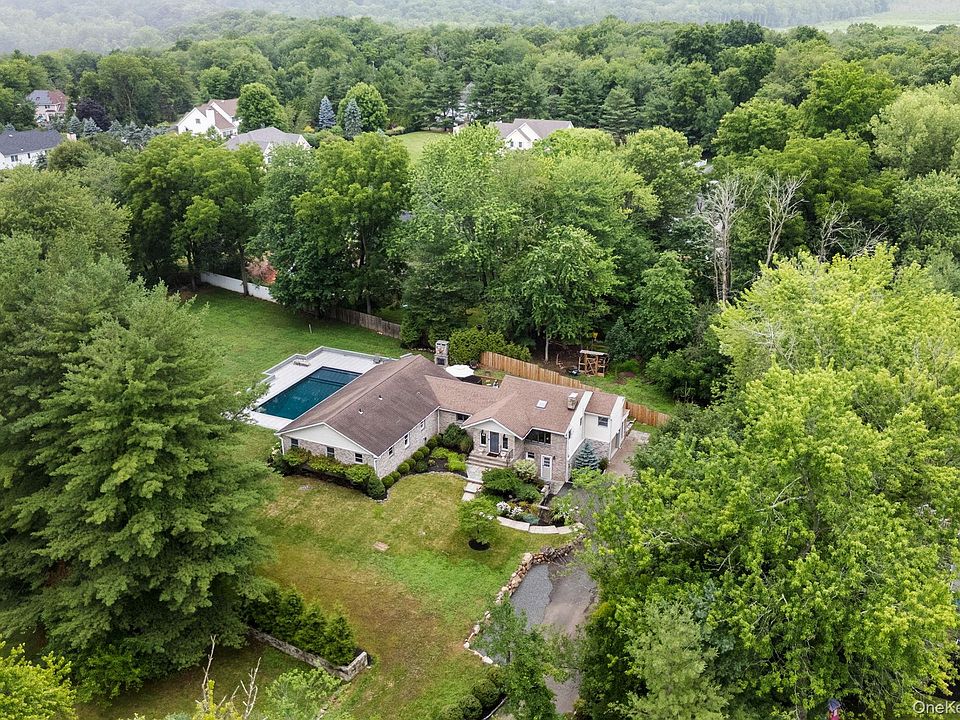 1st image of 15 Green Hedges Lane
