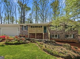 4304 Lindsey Way NE, Roswell, GA