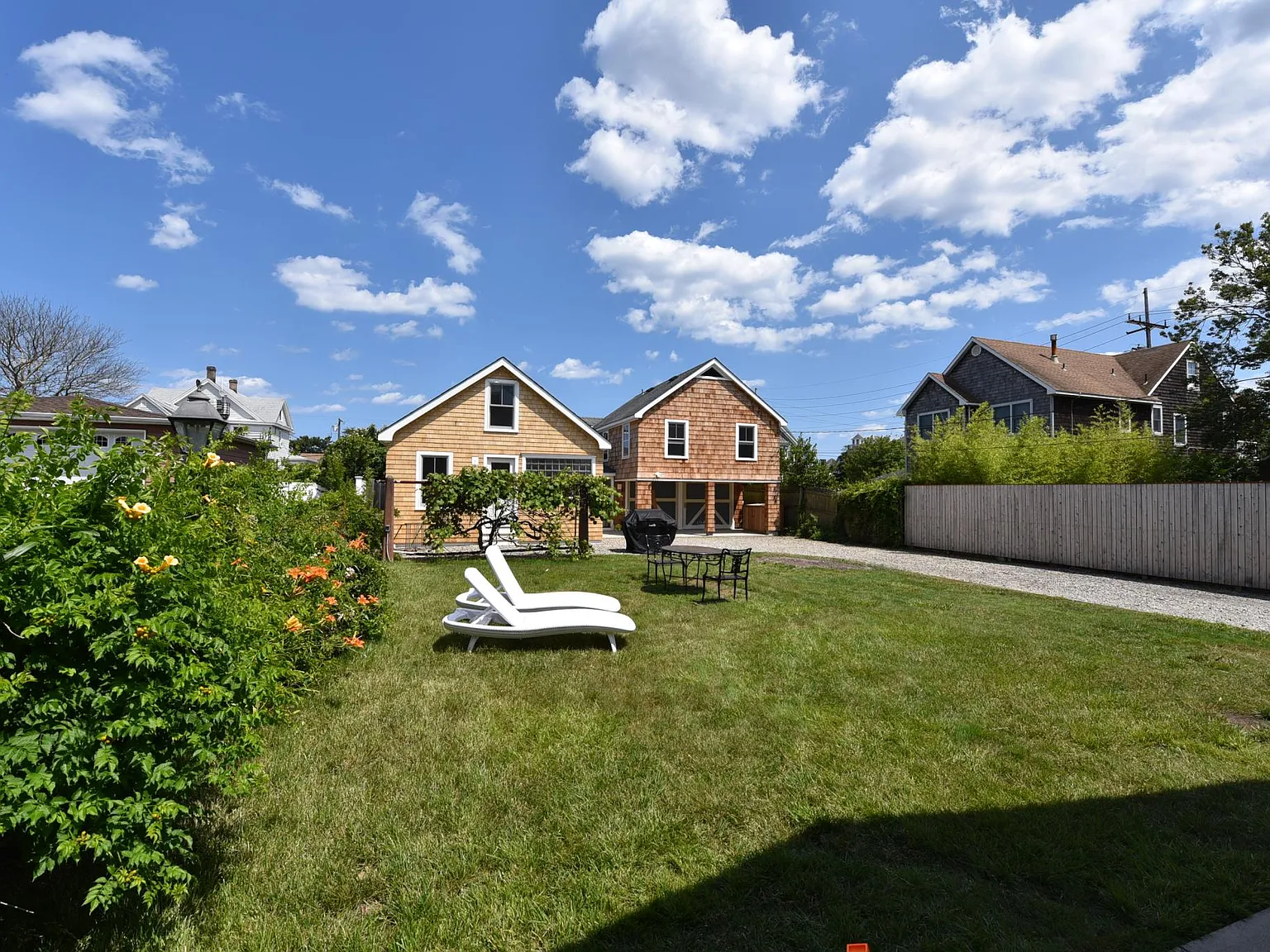557 Lake Ave — Photo 4