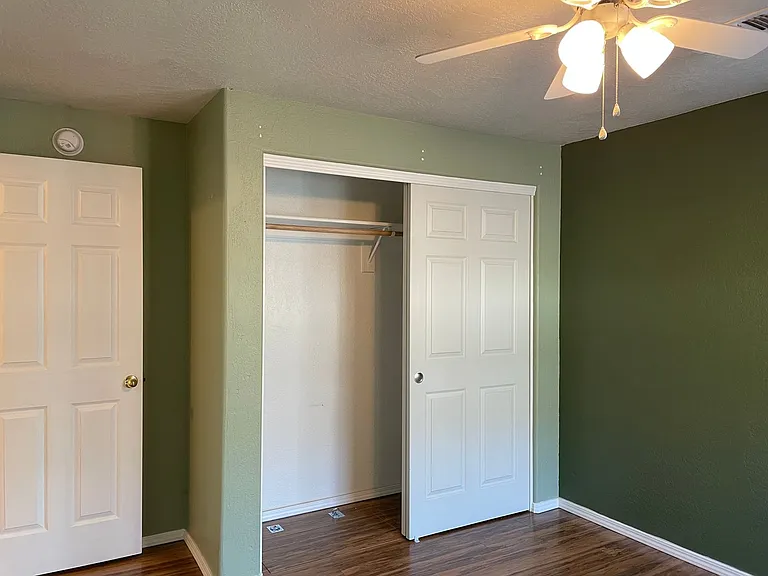 430 Crystal Dr — Photo 18