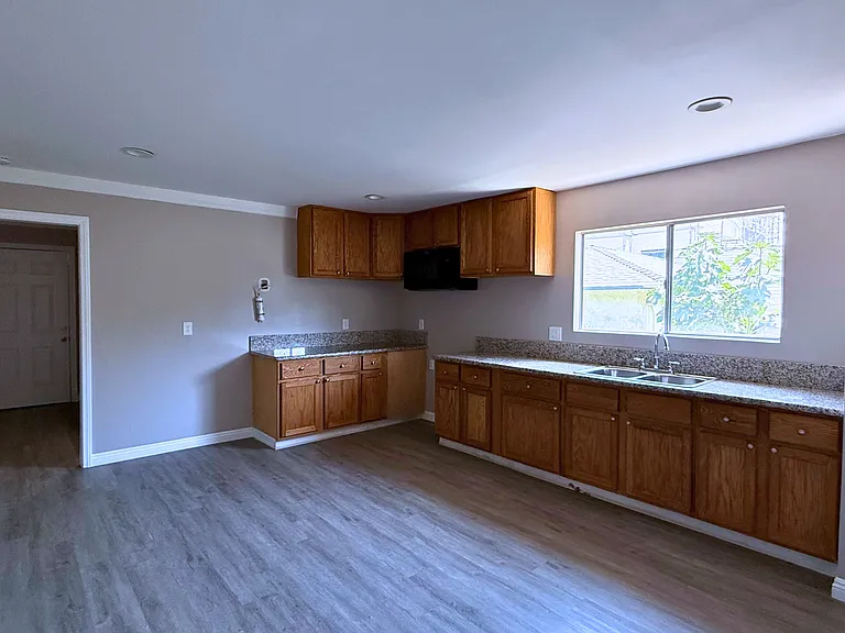 1542 Ricardo St #A — Photo 26