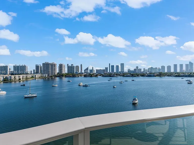 17301 Biscayne Blvd #811 — Photo 16