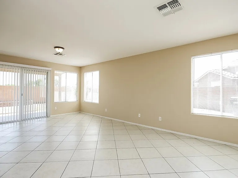 1713 S 82nd Ave — Photo 3