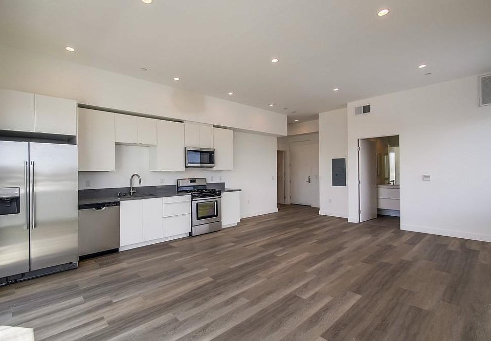 1st image of 4021 Georgia St #9