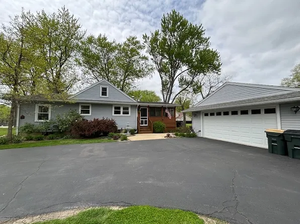 22628 W Silver Lake Ave, Antioch, IL 60002
