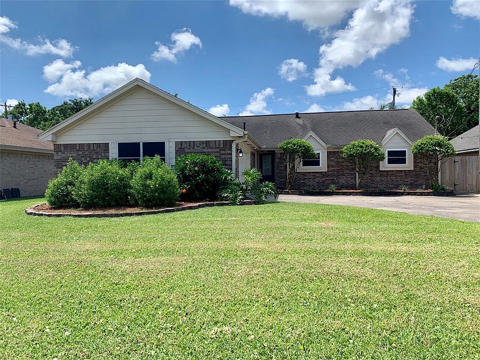 1st image of 2317 Quaker Dr