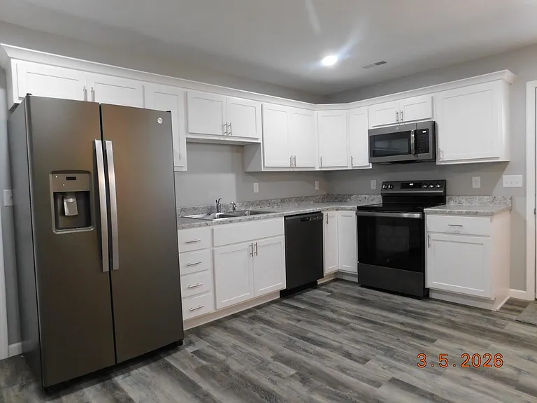 2415 W 18th #4 — Photo 2