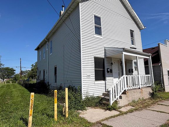 2nd image of 2039 Genesee St