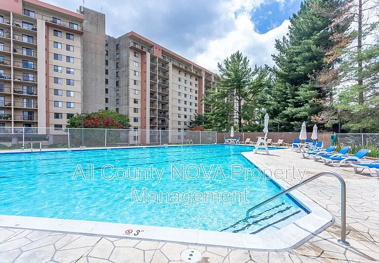 3800 Powell Ln #727 — Photo 38