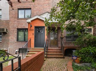 2067 28th St, Astoria, NY 11105