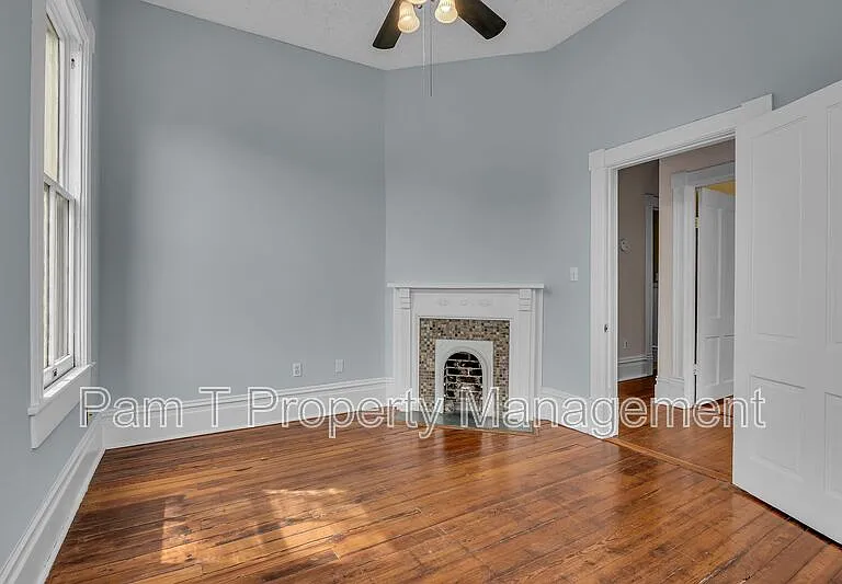 201 W 37th St #MAIN HOUSE — Photo 39