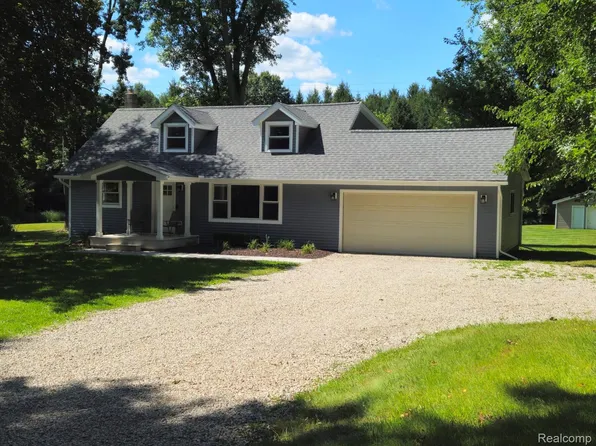 9750 Whitmore Lake Rd, Brighton, MI 48116
