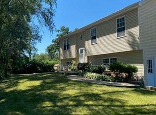 2601 W Emerald Ct, McHenry, IL 60051