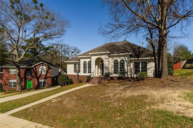 6762 Biltmore Ct — Photo 2