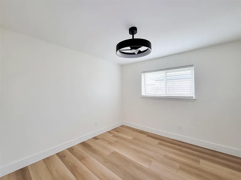 8103 Wind Forest Dr — Photo 23