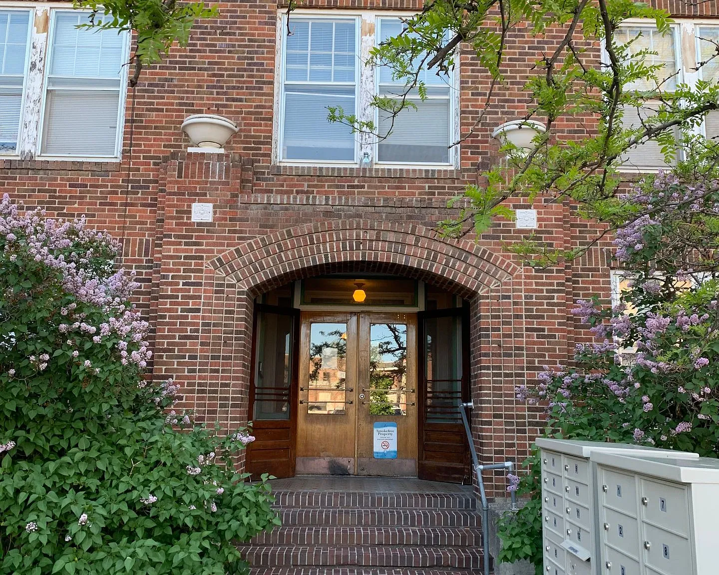 Dearborn Apartments — Photo 2