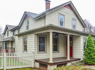 8 Institute Ln, Scituate, RI 02857