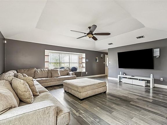 3rd image of 314 Portsmouth Dr
