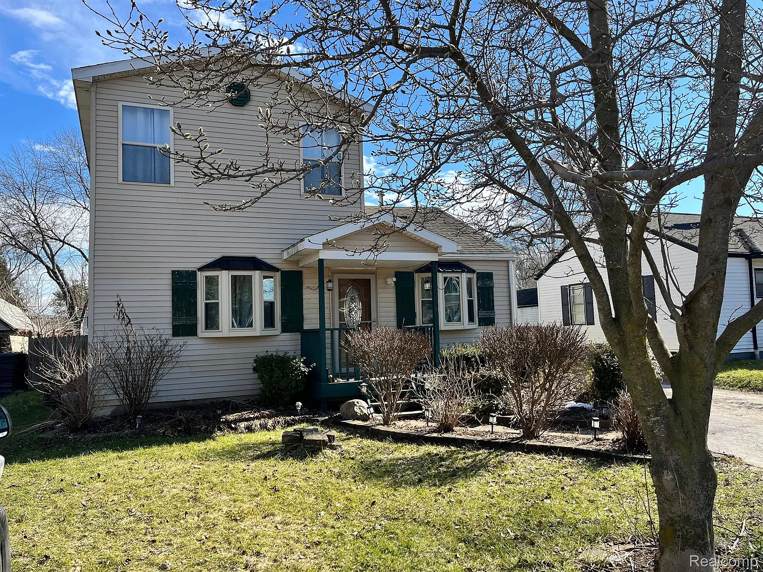 1903 Oakfield St photo 1