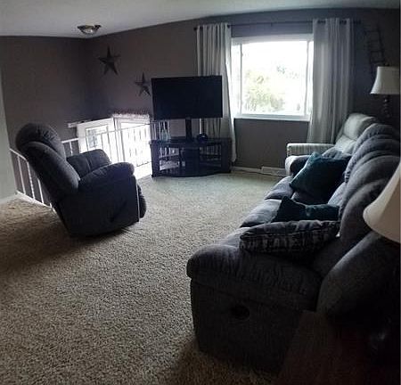 5th image of 413 Mary St