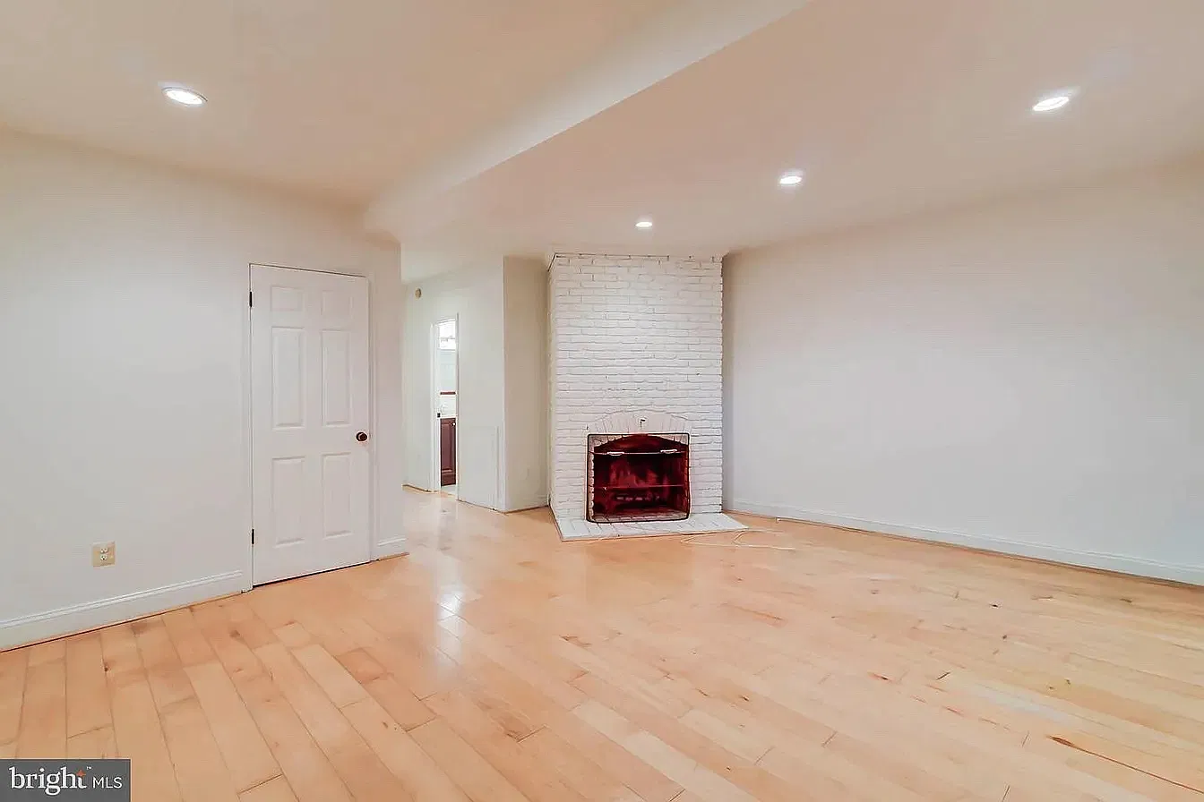 1 bed, 835 sqft, $1,575 — Photo 2
