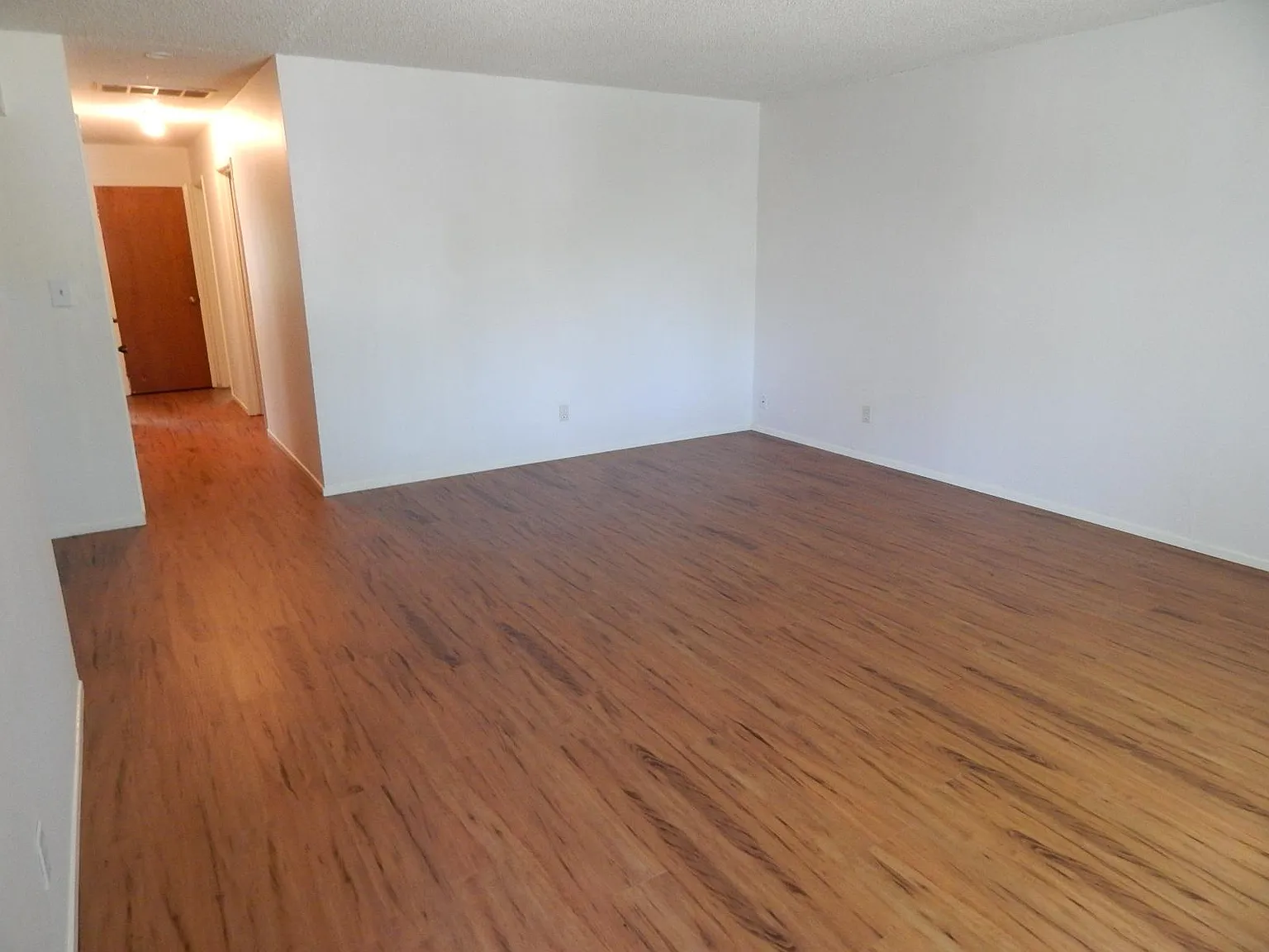 3 bed, $2,900 — Photo 2
