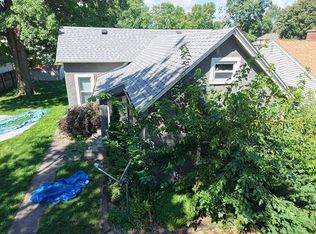 2406 Arlington Ave, Davenport, IA 52803