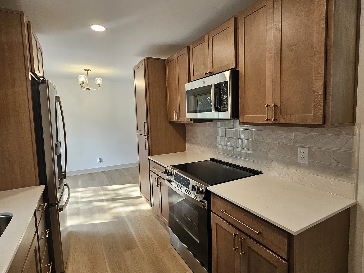 4 bed, $1,600 — Photo 2