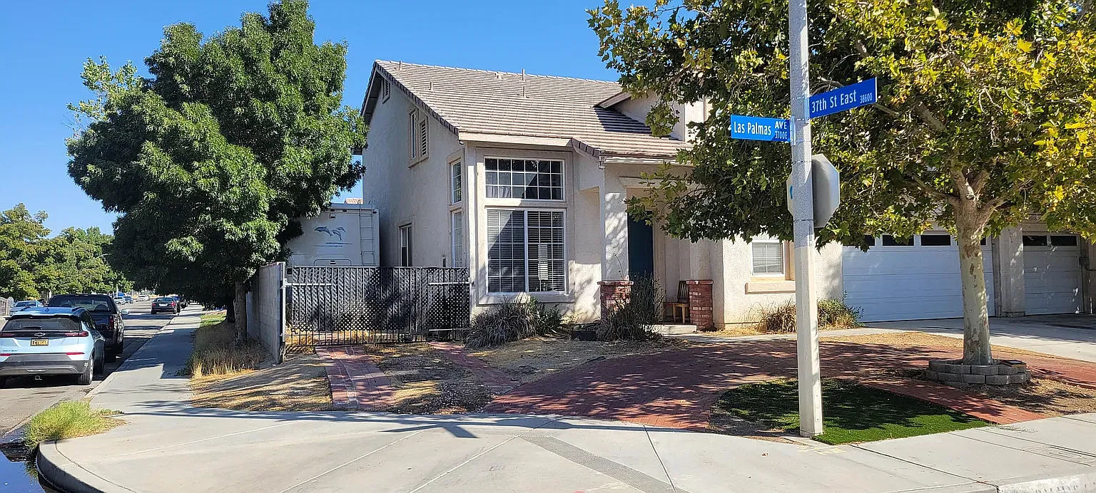 5 bed, 3210 sqft, $4,500 — Photo 2