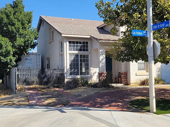2nd image of 3701 Las Palmas Ave