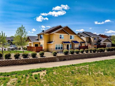 100 S Locust Grove Rd #F, Meridian, ID, 83642