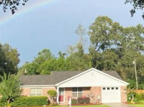 9 Eyrie Dr, Crawfordville, FL 32327
