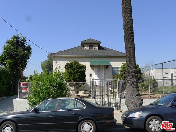 3rd image of 1043 S Berendo St