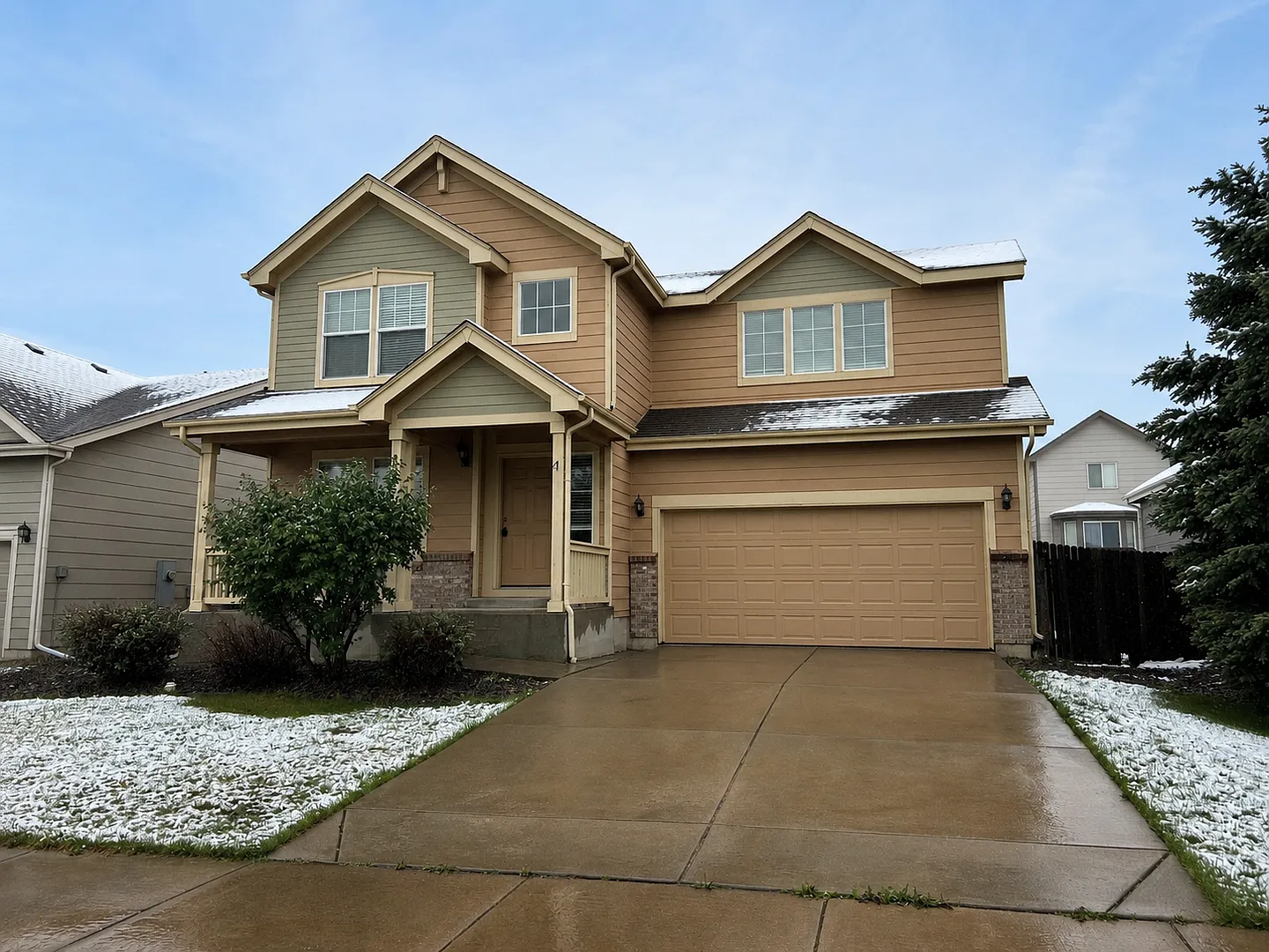 $200 Off First Month! Spacious 3-Bedroom Home with Fenced Yard Available Now — Photo 1