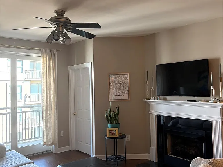 718 Trade St #707 — Photo 14
