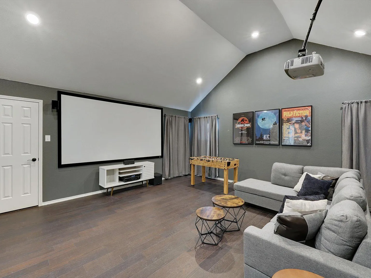 5 bed, 2.5 bath, 2835 sqft, $9,750 — Photo 4