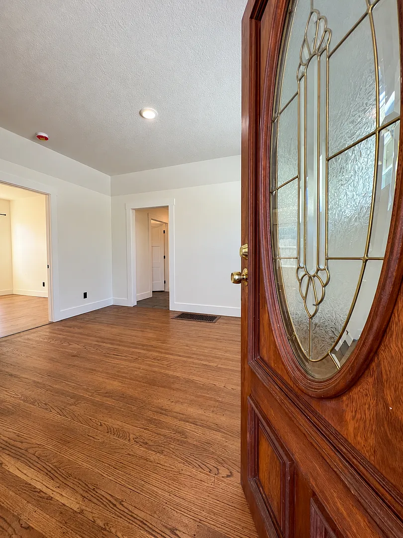 Beautifully Remodeled Two Bedroom Napa Home — Photo 3