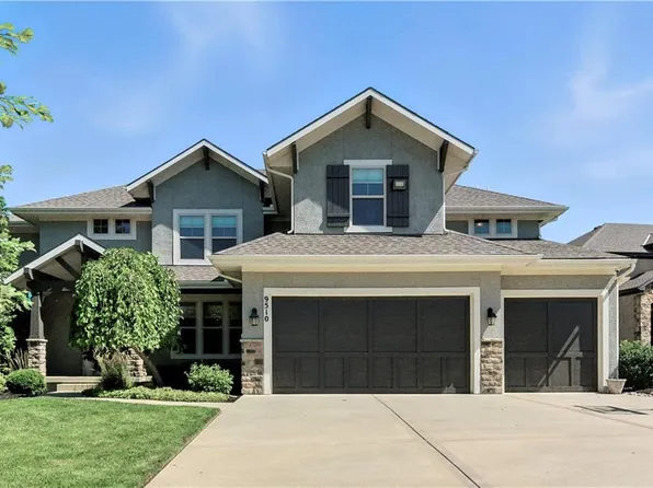 9510 151st Ter, Overland Park, KS 66221