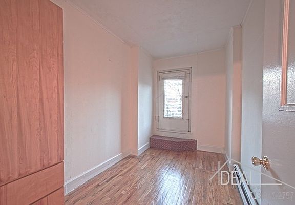 5th image of 406 Henry St APT 3