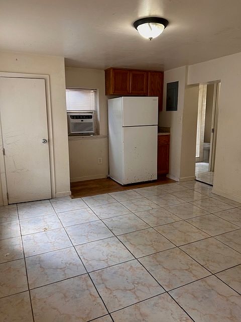 Newly painted, very clean, tiles throughout. New AC