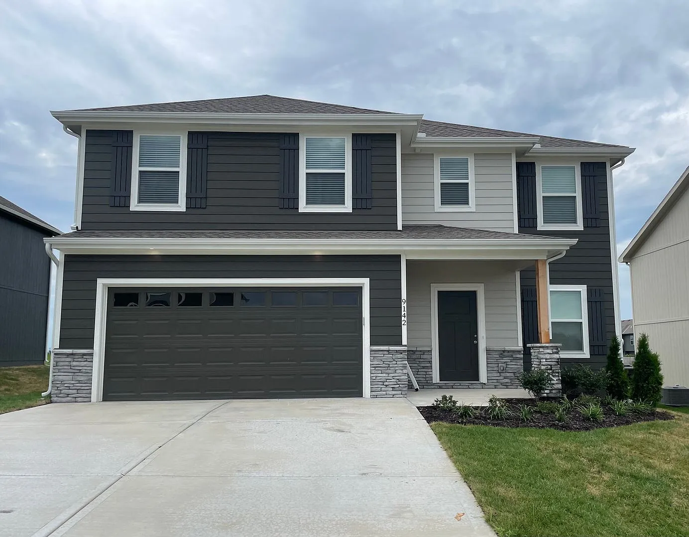 Stunning 4 Bedroom 2.5 Bathrooms - Coming Available Soon! — Photo 1