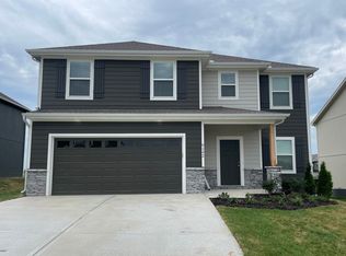 9142 SW 2nd St, Lees Summit, MO 64064